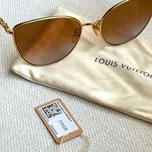 ❌sold❌😎😎My LV Chain Cat eye Sunglasses 😎😎